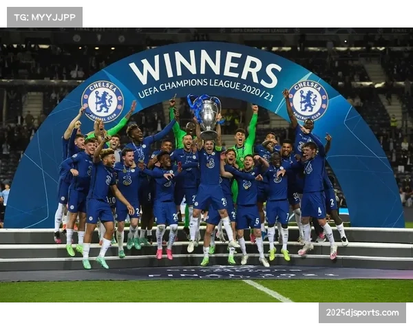 英国警方逮捕12名涉嫌在欧冠比赛前策划袭击的极端分子 英国警方逮捕12名涉嫌在欧冠比赛前策划袭击的极端分子